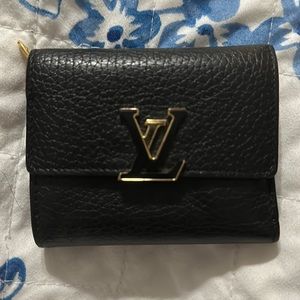 Louisvuitton compact wallet